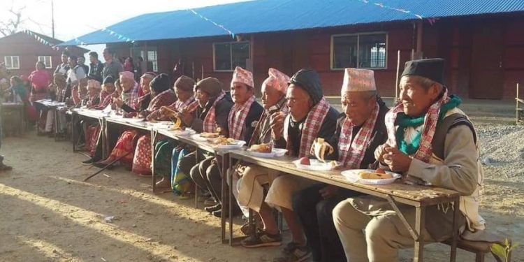 रोशीमा प्रभावकारी बन्दै निःशुल्क ज्येष्ठ नागरिक स्वास्थ्य विमा कार्यक्रम