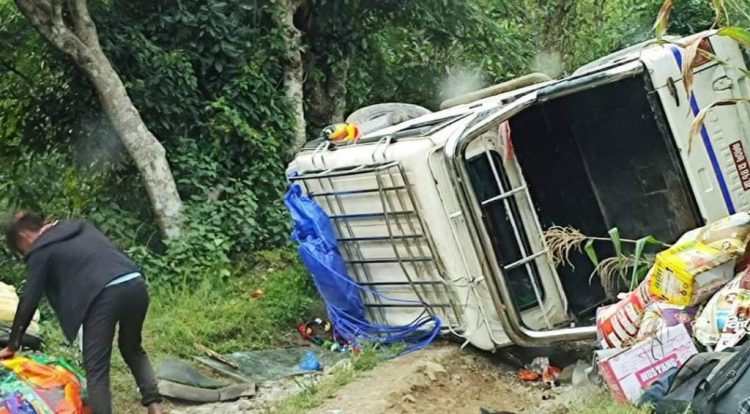 बेथानचोकमा बोलेरो दुर्घटना हुँदा आठ जना घाइते