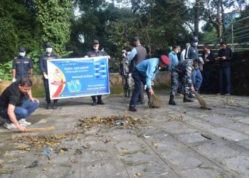 संविधान दिवसको अवसरमा धुलिखेलको गौखुरेश्वर मन्दिर परिसरमा सरसफाइ तथा वृक्षारोपण