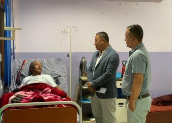 अस्पतालमा उपचाररत सुर्यमान दोङ ‘लालध्वज’लाई  भेट्न नेपाली कांग्रेसका जिल्ला सभापति तिर्थ लामा