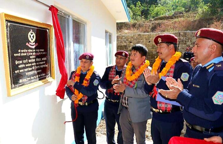 काभ्रेको विकट क्षेत्र देवीटारमा नवनिर्मित इलाका प्रहरी कार्यालय भवन समुदघाटन