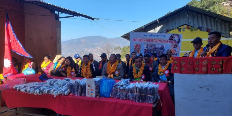 सि नेपालद्धारा तेमालका विभिन्न ४ विद्यालयका विद्यार्थिहरुलाई जुत्ता तथा आधारभुत सामाग्री वितरण