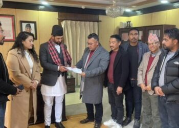 धुलिखेलको विभिन्न चार ठाउँमा प्रहरी चौकी राखिदिन गृहमन्त्री लामिछाने सँग मेयर ब्याञ्जुको माग