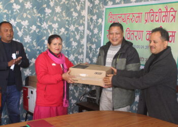 पाँचखालका विद्यालयहरुमा प्रविधिमैत्री सामग्री हस्तान्तरण