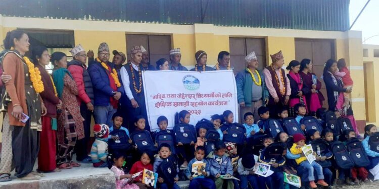 बेथानचोकको प्राथमिक तहका विद्यालयलाई शैक्षिक सामग्री सहयोग