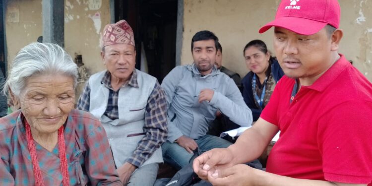 नमोबुद्ध नगरपालिका वडा न. ९ मा घरघरमै सामाजिक सुरक्षा भत्ता वितरण