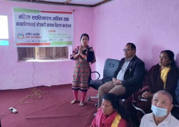 रोशीका महिलाहरुलाई महिला सशक्तिकरण तालिम तथा बालबालिकालाई स्टेशनरी सामग्री वितरण