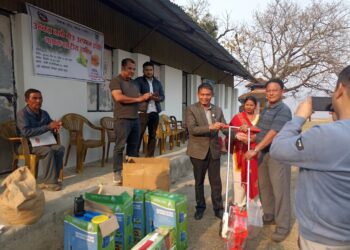 रोशीका कृषकहरुलाई उन्नत मकै बीऊ उत्पादन प्रविधि तालिम सँगै प्रविधि वितरण