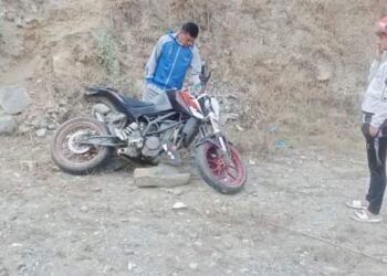 रोशी वडा नम्बर ११ डालाबेसीमा बेवारिसे मोटरसाइकल फेला