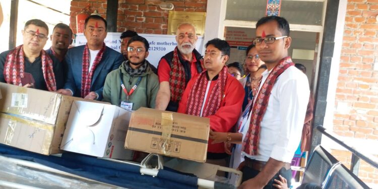 भुम्लु गाउँपालिकाको स्वास्थ्य चौकीलाई स्वास्थ्य सामग्री प्रदान