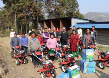 नमोबुद्धका विभिन्न वडाका ६ वटा कृषि सहकारी र समुहलाई कृषि उपकरण वितरण