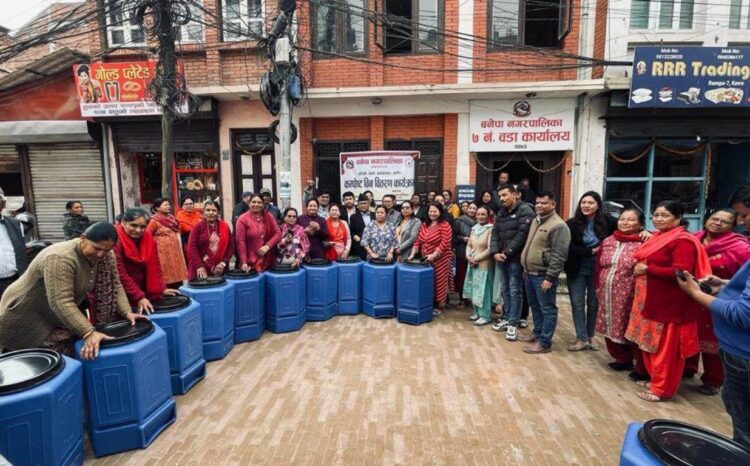 बनेपा नगरपालिका र उपभोक्ताको ५०÷५० प्रतिशत लागतमा कम्पोष्ट विन वितरण