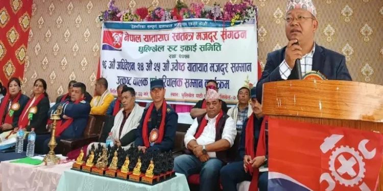 काभ्रे–काठमाडौँ रुट भई सचालन हुने बसका १३ जना चालक तथा ८ सहचालक सम्मानित