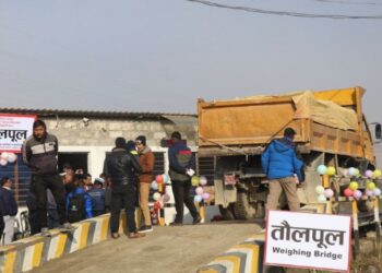 आजदेखि काभ्रेमा चल्ने मालबाहक सवारीसाधनलाई लोड सिट अनिवार्य