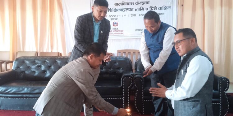 बालविकास केन्द्रका शिक्षक शिक्षिकाहरुको लागि सात दिने तालिम सुरु