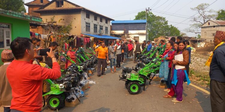 नमोबुद्ध–१० का कृषकलाई अनुदानमा हाते ट्रयाकटर