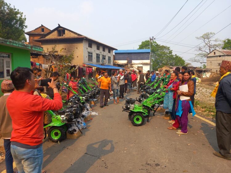 नमोबुद्ध–१० का कृषकलाई अनुदानमा हाते ट्रयाकटर