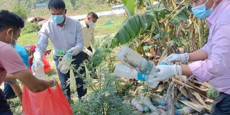 १६ औँ गणतन्त्र दिवसको अवसरमा रोशीले गर्यो सरसफाइ कार्यक्रम