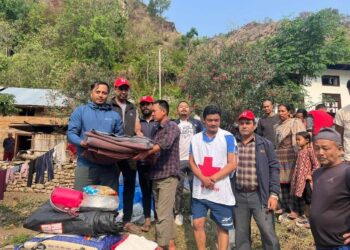 बिपदमा परेका माईला लामालाई रेडक्रसको सहयोग