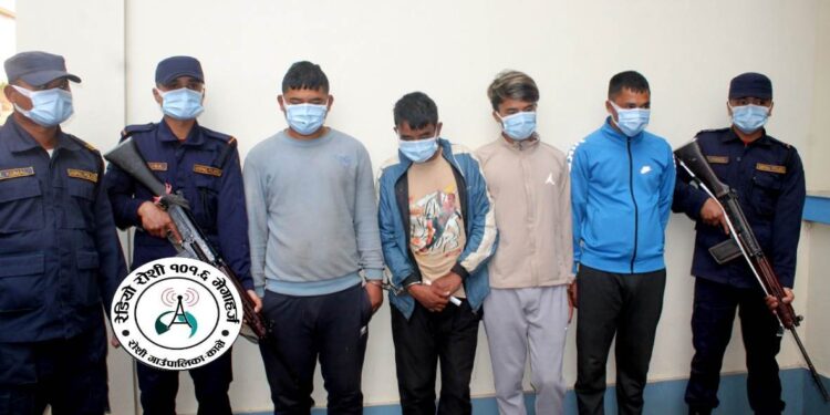 पनौतीको सामुदायिक साकोस लुटपाटमा संलग्न ४ जना सार्वजनिक