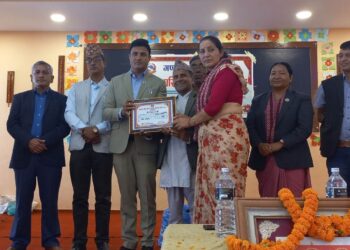 १६ औं गणतन्त्र दिवसको अवसरमा काभ्रेमा शहीद परिवारलाई सम्मान