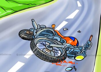 पात्लेखेतमा टिफर र मोटरसाइकल एकआपसमा ठोक्किदा मोटरसाइक चालक गम्भिर घाईते