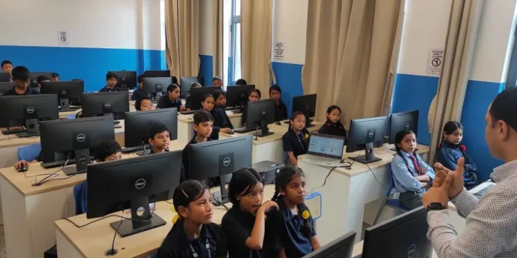 काठमाडौँको दरबार हाइस्कूलमा ‘रोवोटिक्स कोडिङ’ कक्षा सुरु