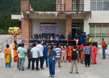 मण्डनदेउपुर नगरपालिकामा बृहत निःशुल्क स्वास्थ्य शिविर शुरु