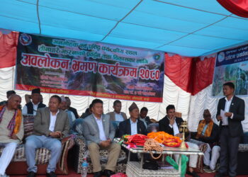 तिनधारे झरनाको अवलोकन भ्रमणः चार मन्त्रीसमक्ष जनप्रतिनिधिहरूले मागे विकास