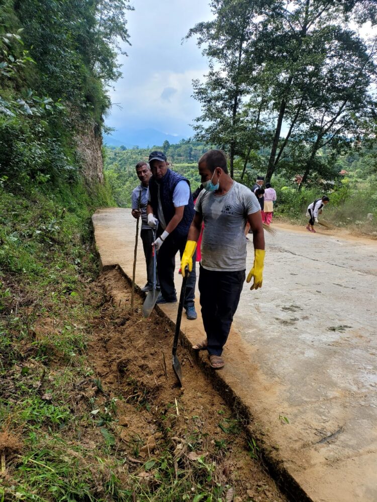 संविधान दिवसको अवसरमा सरसफाई र दीप प्रज्वलन