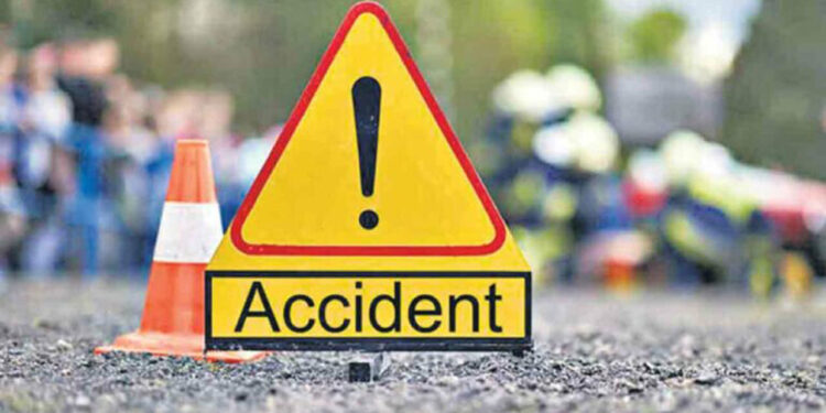 रोशी–८ चारसयबेशीमा कार दुर्घटना हुँदा ४ जना घाइते