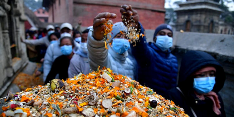 दिवङ्गत पितृको सम्मानमा देशभरका शिवालयमा शतबीज छरिँदै