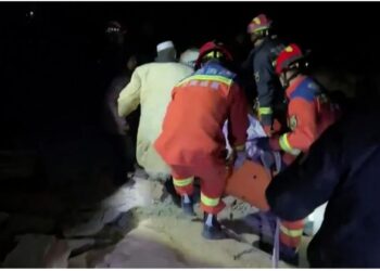 चीनमा भूकम्पमा परी १ सयभन्दा धेरैको मृत्यु