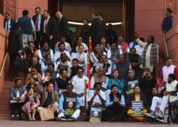 भारतमा निलम्बित प्रतिपक्ष सांसदको संख्या १४१ पुग्यो