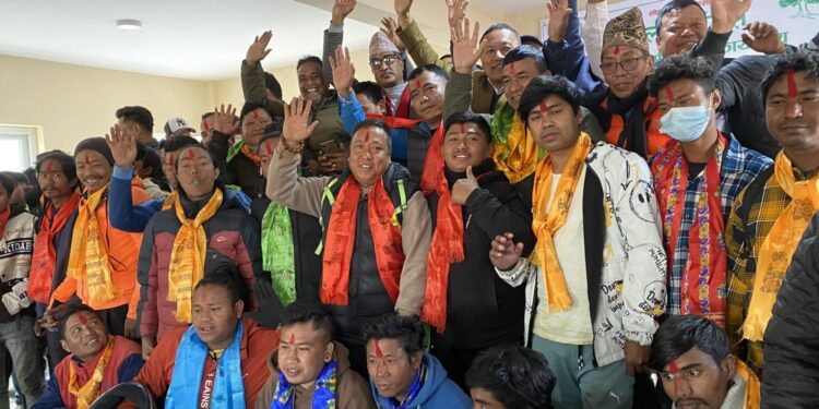 बिभिन्न पार्टीमा आवद्ध सरमथलीका ७० भन्दा बढी नेता कार्यकर्ता नेपाली काङ्ग्रेस प्रवेश