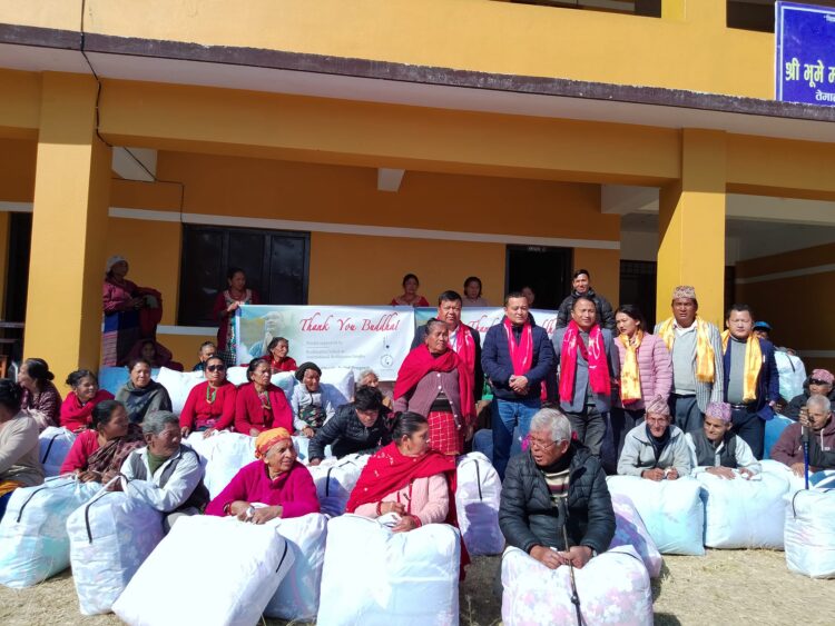 तेमाल–३ का जेष्ठ नागरिक, एकल महिला तथा अपाङ्गता भएकाहरुलाई न्यानो ब्ल्याङ्केट बितरण