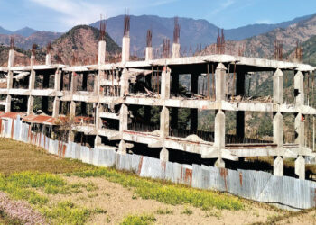 महाभारतको तीन वटा विद्यालय भवन पुनर्निर्माणको काम एक वर्षदेखि अलपत्र