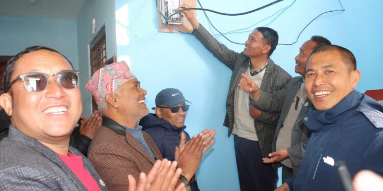 रोशी–११ को ३ सय ६९ घरधुरीमा राष्ट्रिय प्रसारण लाईन जडान