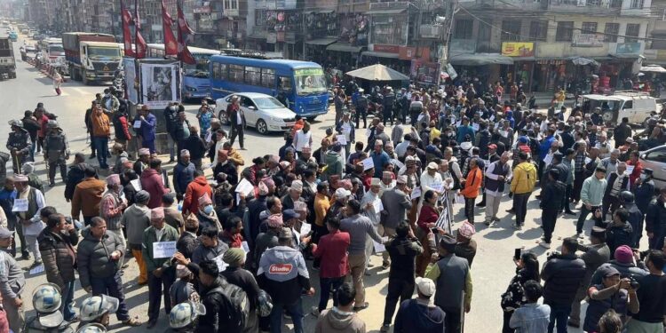 दुधको भुक्तानी माग गर्दै काभ्रेका किसानले गरे शान्तिपूर्ण आन्दोलन