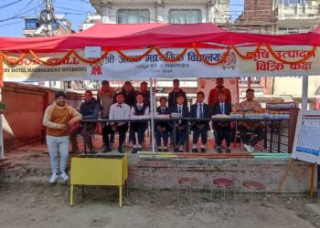 कृषि महोत्सवमा जनक मा.वि को स्टलः पढ्दै कमाउदै कार्यक्रम अन्तर्गत उत्पादित अर्गानिक सामग्रीहरुको प्रदर्शनी