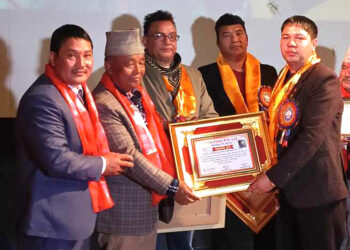 पत्रकार बजगाईलाई ठुलेको सम्मान