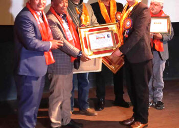 पत्रकार बजगाईलाई ठुलेको सम्मान