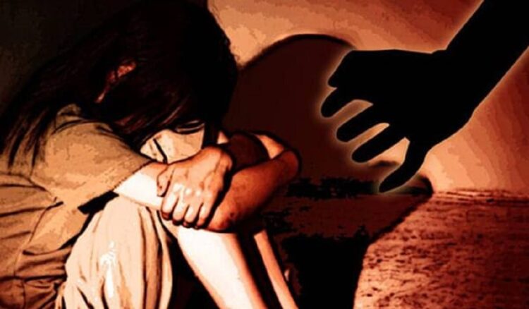 धुलिखेलमा १२ बर्षिया बालिका ८१ बर्षिय बृद्धबाट बलात्कृत