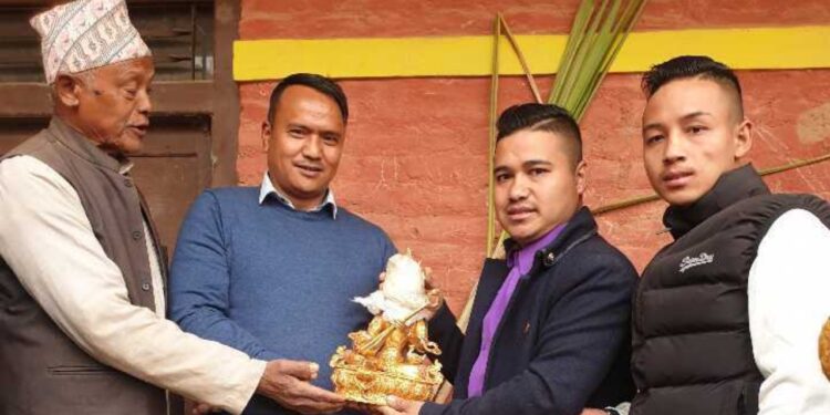 समाजसेवी अनिश तामाङको नेतृत्वमा तेमाल–८ स्थित जनज्योति मा.वि लाई सरस्वतीको मूर्ति हस्तान्तरण