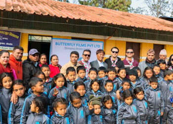 पनौती नगरपालिकाका बिद्यार्थीलाई न्यानो कपडा वितरण