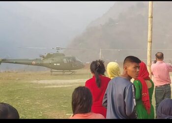 डाँडापारिबाट सुत्केरी व्यथा लागेकी महिलाको हेलिकप्टर मार्फत उद्धार