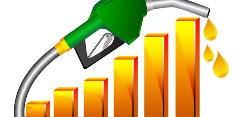 गए रातिबाट पेट्रोल प्रतिलिटर ४ रुपैयाँले बढ्यो, डिजेल र ग्यासको मूल्य यथावत्