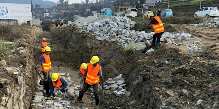 डेढ महिनादेखि रोकिएको साँगा–धुलिखेल बाटो विस्तार कार्यले निरन्तरता पाउने