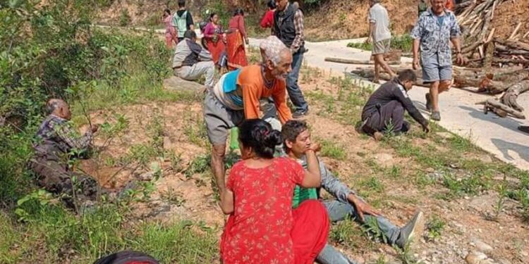 दोलखामा मलामी सवार गाडी दुर्घटना हुँदा १४ जना घाइते, ९ को अवस्था गम्भीर