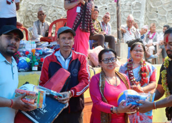 काभ्रे र भक्तपुरका समाजसेवी युवाहरुले गरे संखुवासभाका विद्यार्थीलाई सहयोग